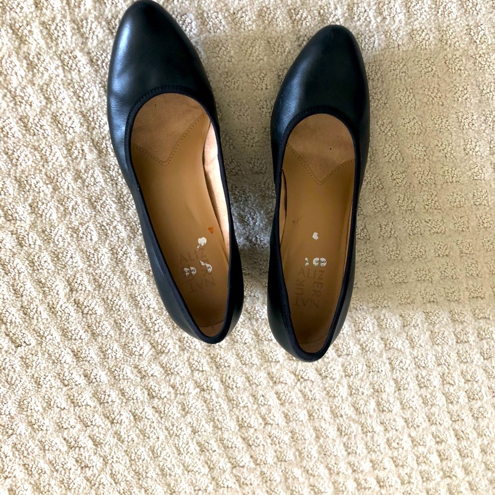 Naturalizer black pumps